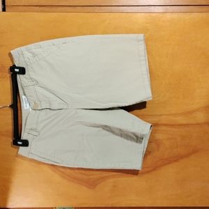 ✨ Liz Claiborne women's size 8P tan shorts